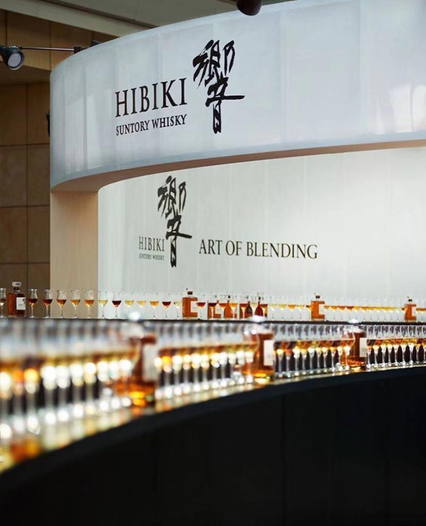 30000元一瓶的響威士忌,收藏还是喝掉?网友:我买酒就是用来摆