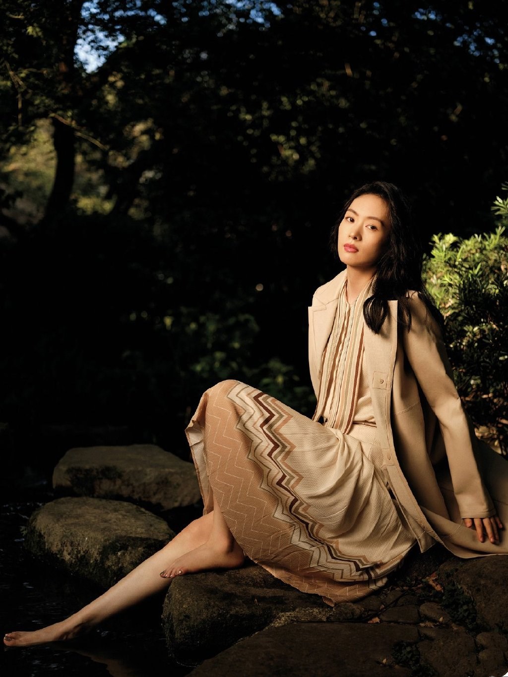 刘雯冬季羊羔毛皮衣街拍穿搭,羊绒秋冬穿搭