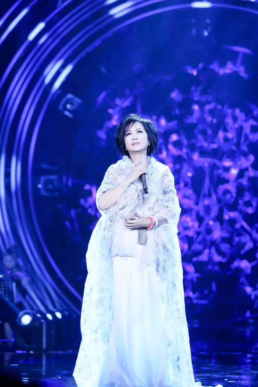 台湾音乐四十年，为你讲述齐豫的游吟人生：我以我心，吟《今世》，唱三毛。