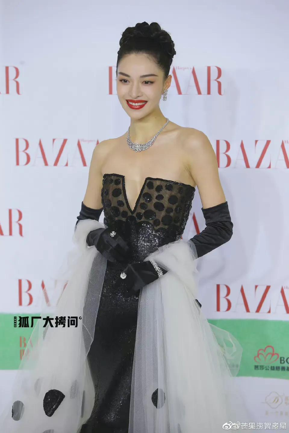 芭莎慈善夜:杨幂,宋茜,baby,陈伟霆,杨洋,朱一龙,周深