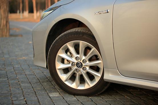 丰田卡罗拉双擎旗舰版试驾,真香定律广汽丰田tnga驾趣体验营