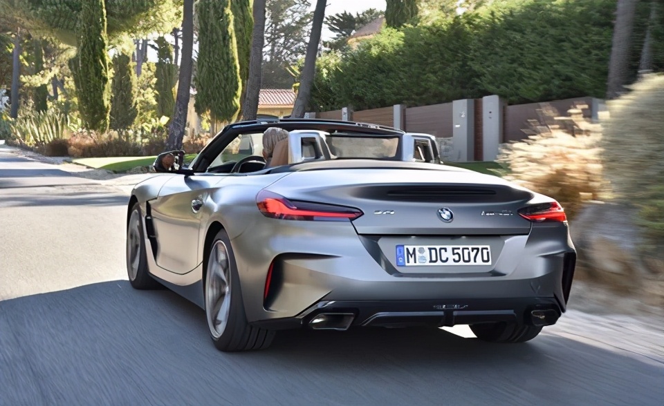 宝马z4为何能成跑车界宠儿,入门级跑车王者实拍宝马2020款z4