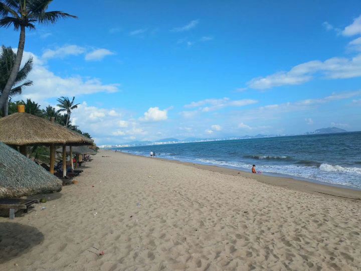一个人三亚湾最便宜的住宿,三亚的三亚湾候鸟住宿介绍