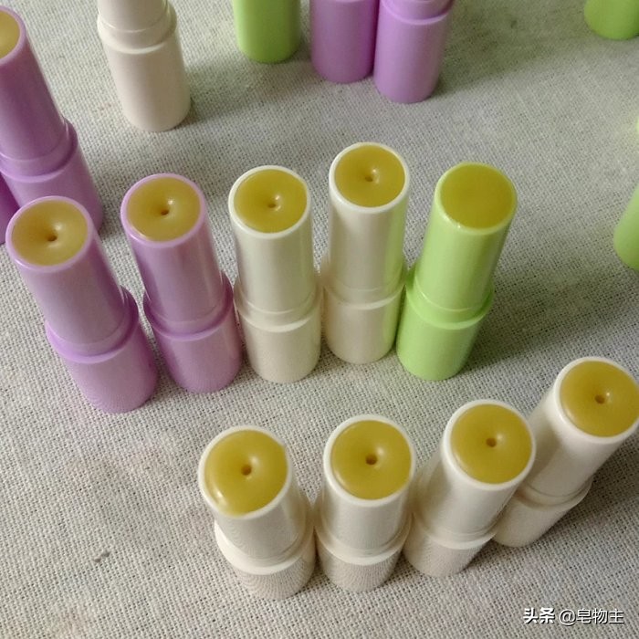 自制薄荷润唇膏简单教程,技能改变生活教程