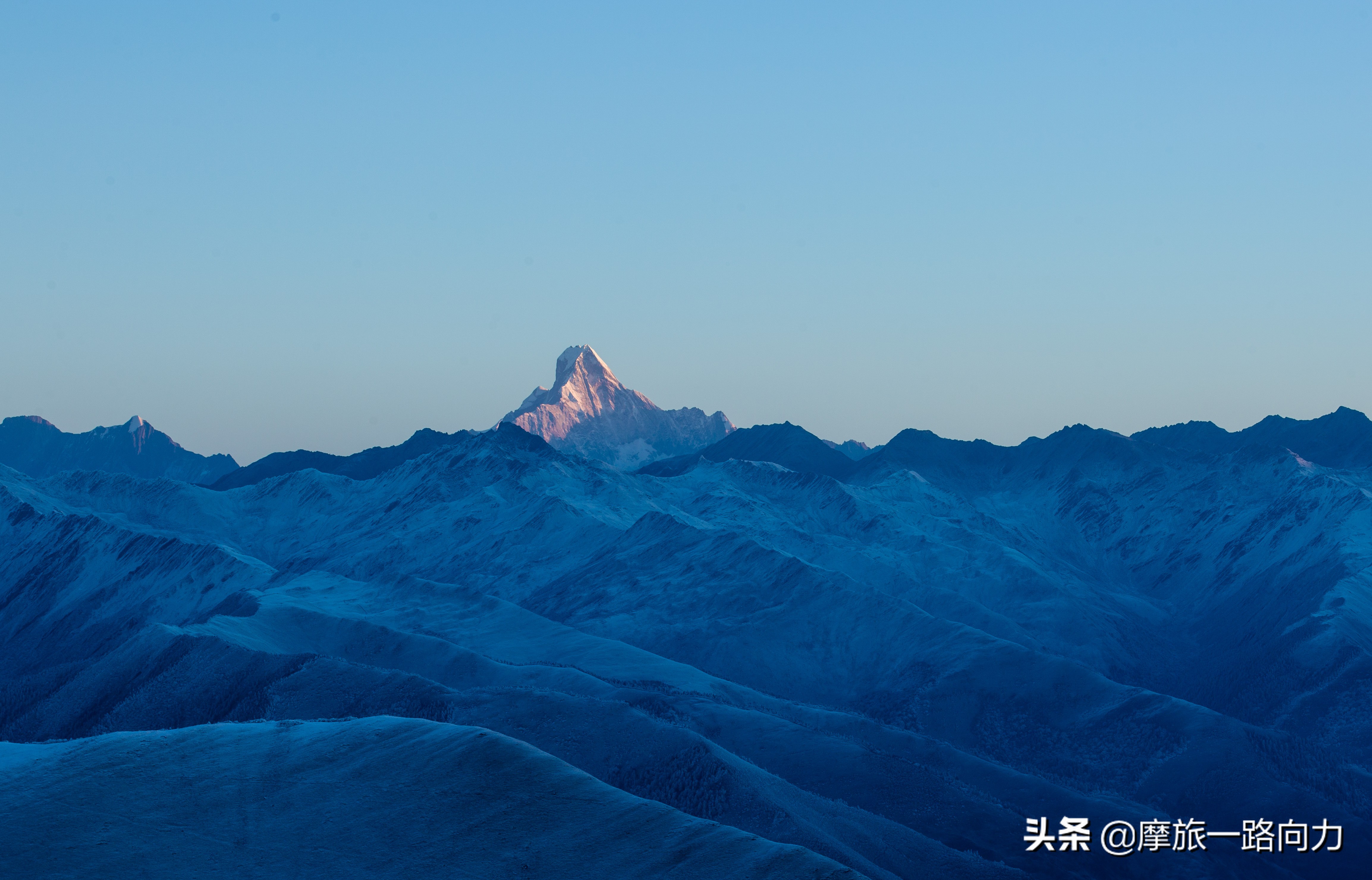 骑着本田NC750X摩旅网红地《达瓦更扎》
