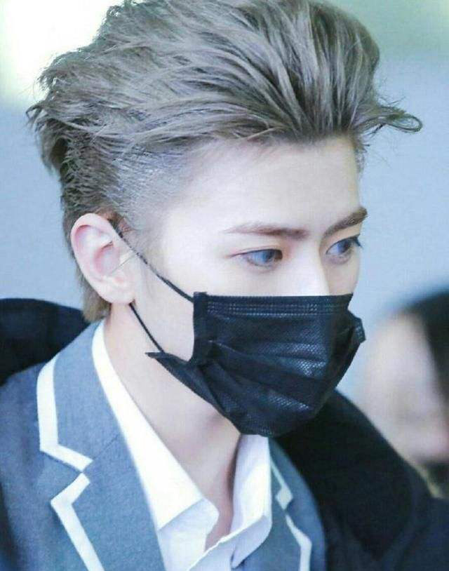 最值得入手的四款明星口罩鹿晗陈奕天蔡徐坤朱一龙