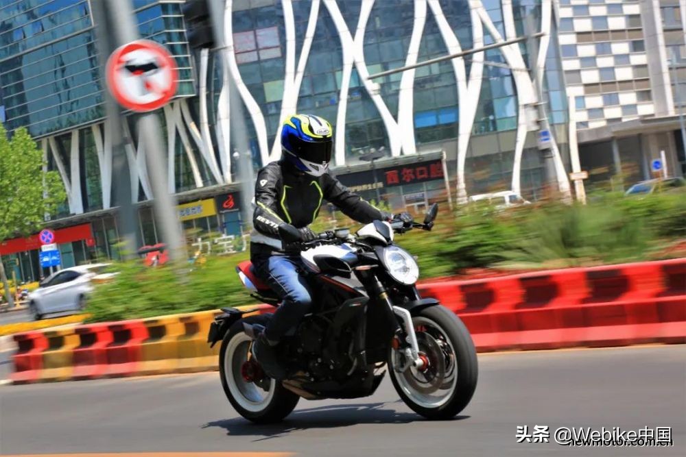 濂ュ彜鏂superveloce800,濂ュ彜鏂brutale800rr