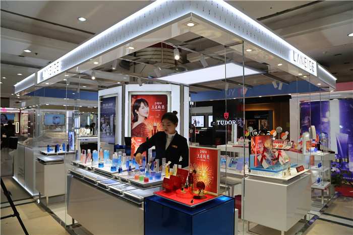 都市时尚护肤品兰芝强势入驻商厦填补阜阳高端护肤品消费空白