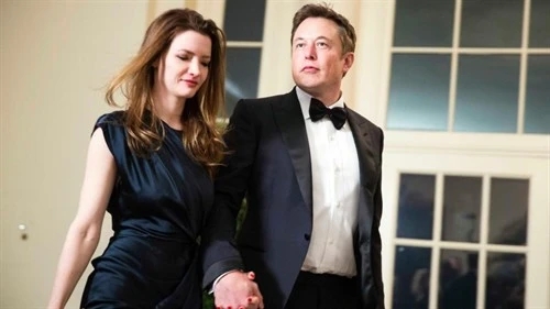 和特斯拉总裁离过两次婚，好莱坞最性感的物理博士