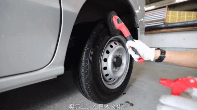 曝日本美女快递员工作细节，网友：太“变态”了