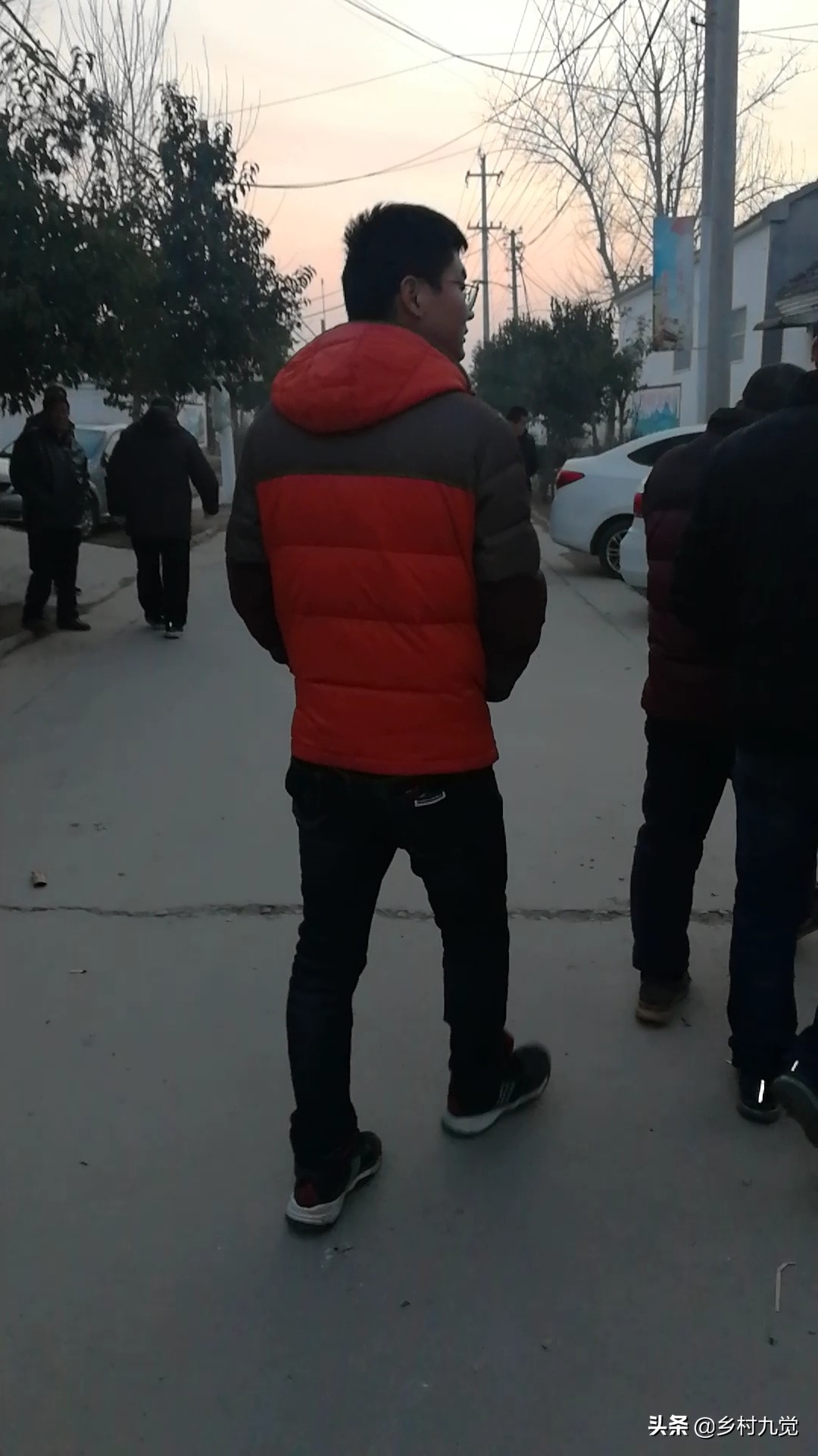 农村相亲大军出现在会上遇到什么,农村排队相亲真实现状