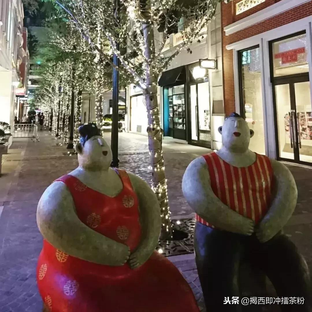 过分美丽!圣诞灯饰点亮香港:泰迪熊、比卡超、布丁狗陪你过圣诞