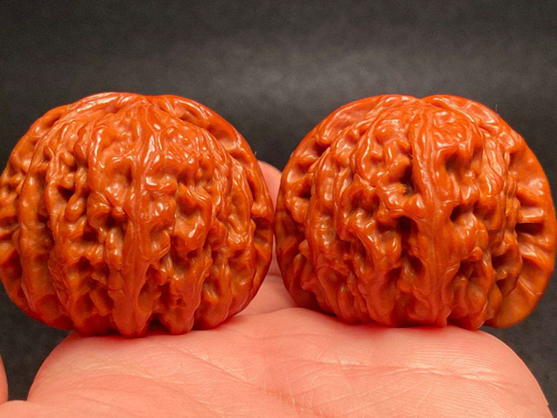 小核桃手串怎样盘,小核桃手串怎么盘出牛筋红