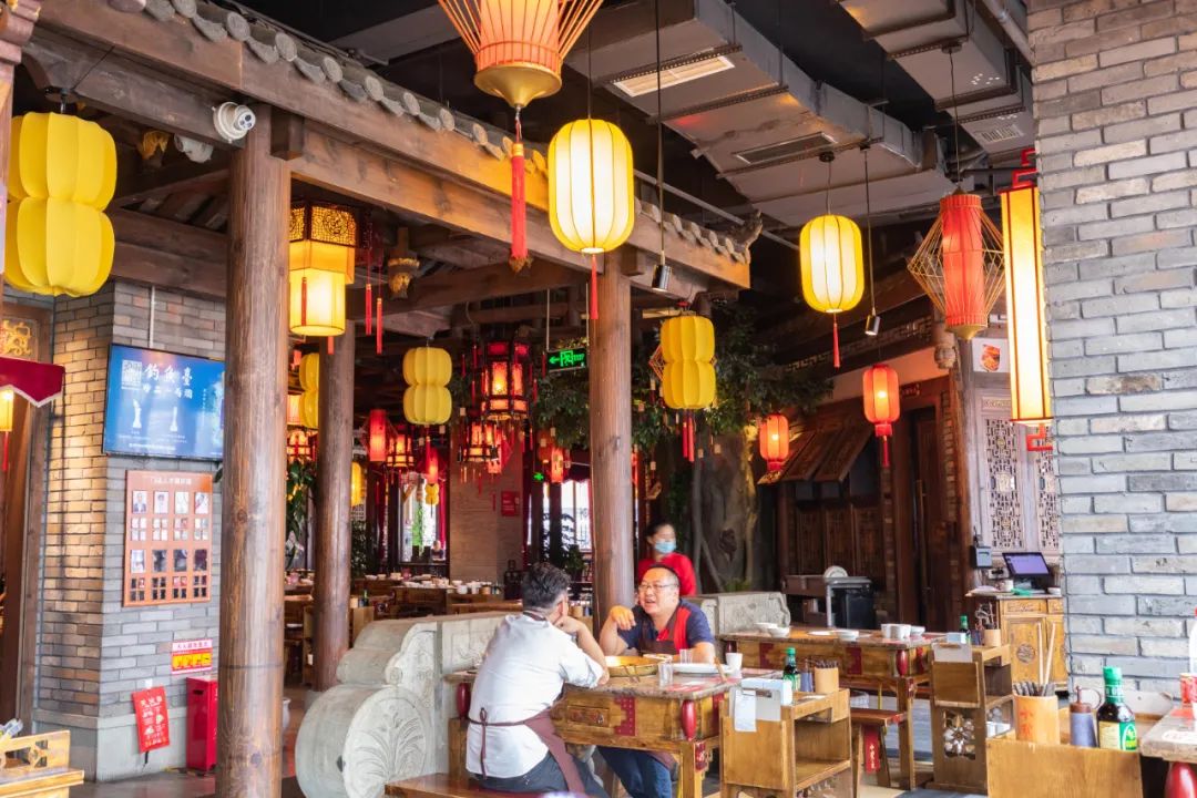 成都美食游最佳攻略,在成都不吃辣应该怎么享受美食