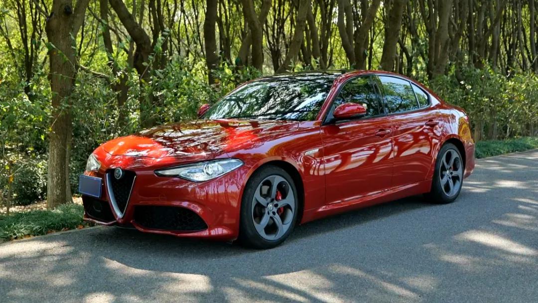 意大利风情满载的阿尔法罗密欧Giulia，还有个名字叫做“勇气”