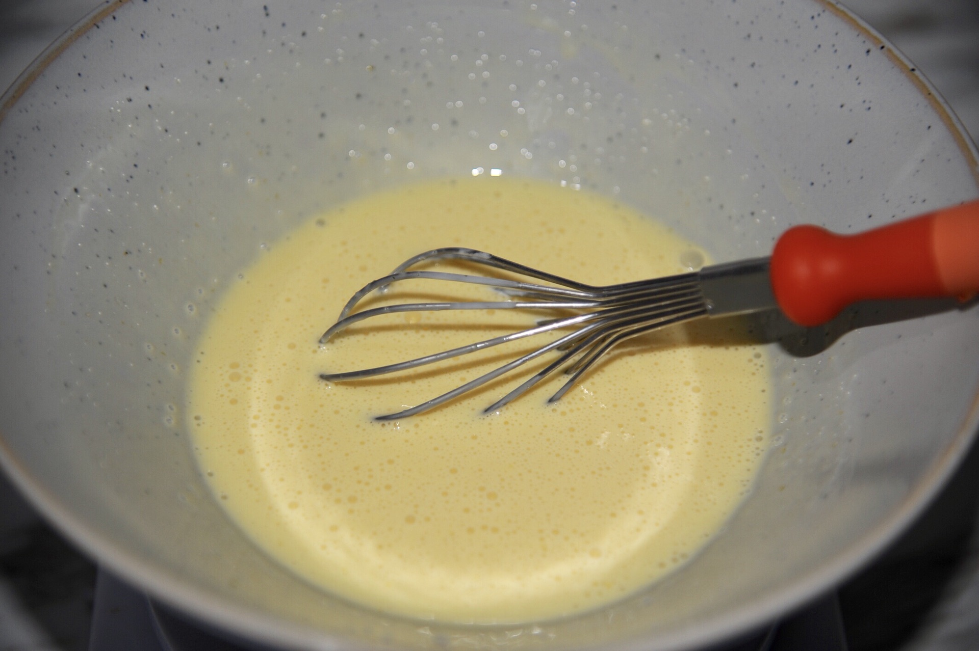 ​孩子爱吃蛋挞，自己在家也能做，经济实惠，比买的好吃