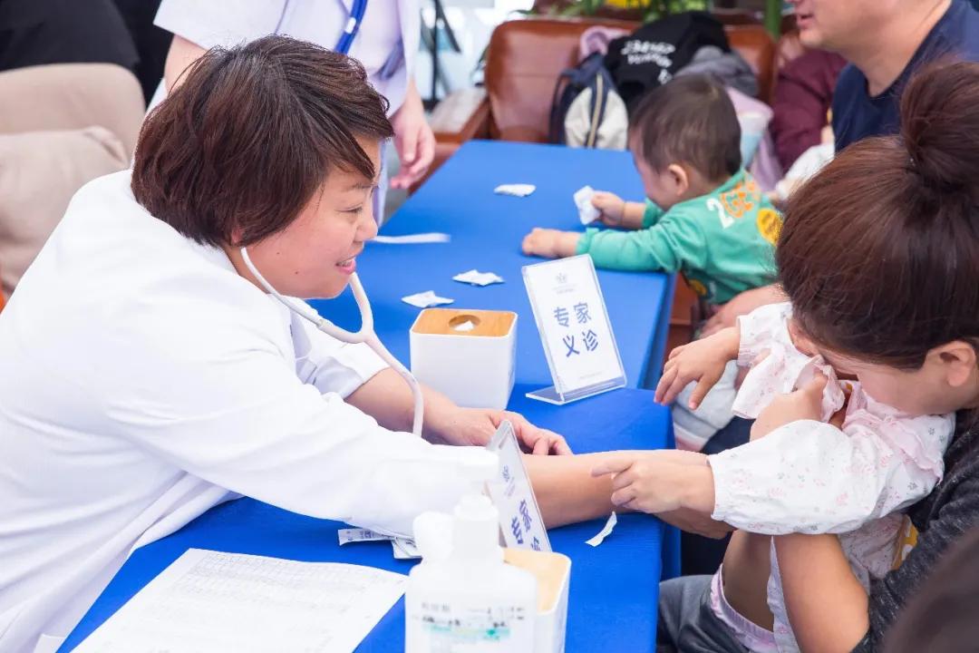 36周2300克早产宝宝要住保温箱多久,24周700克早产婴儿