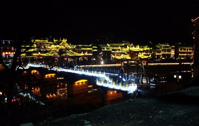 湖南湘西凤凰八面山,凤凰古城属于哪个市哪个县