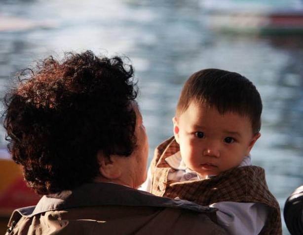 67岁高龄不听劝生三胎,67岁大妈不顾反对偏要生三胎