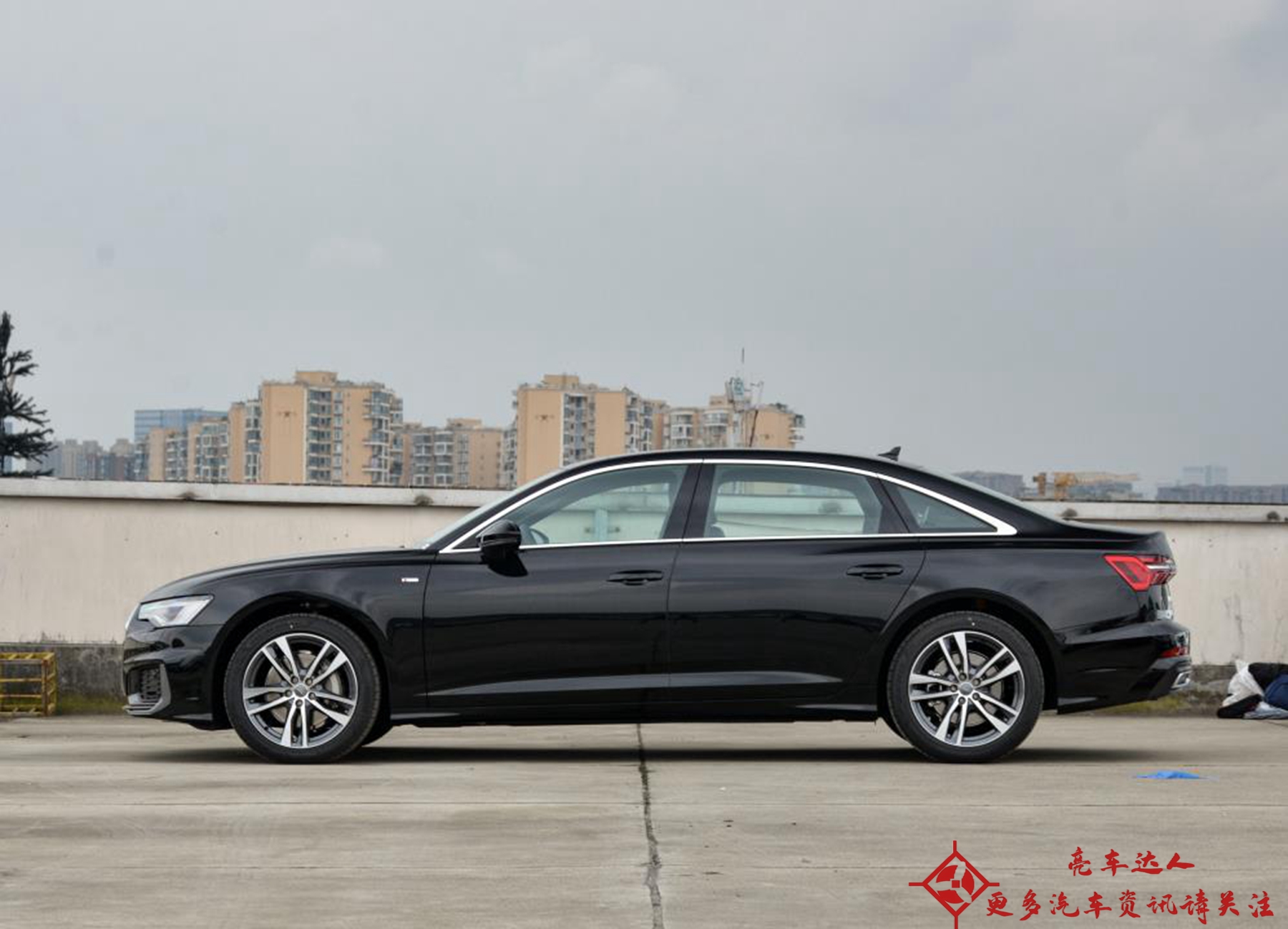 2.0t的奥迪a6很费油吗,12款2.0t奥迪a6l值得买吗