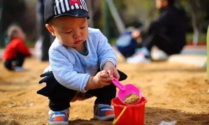 遛孩子去公园,遛娃去公园