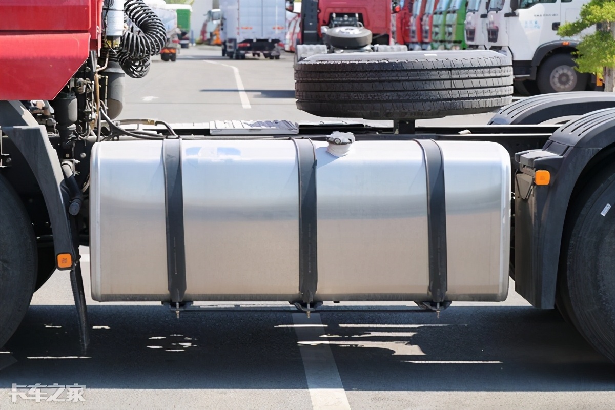 德龙新m3000国六天然气牵引车自重,最新款陕汽德龙新m3000牵引车