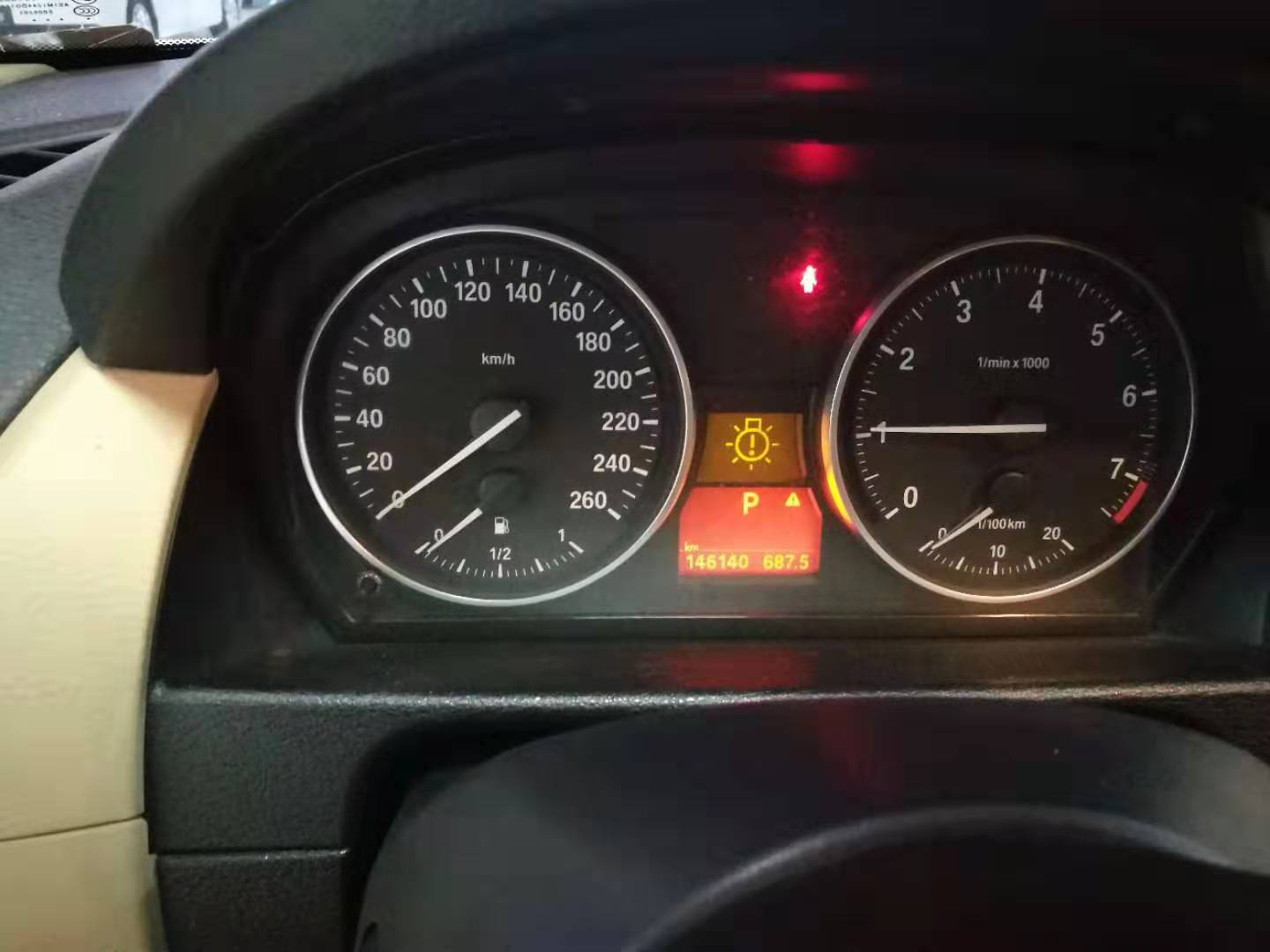 老款宝马x1直列六缸,2.0t宝马x1三缸10万公里后的感受