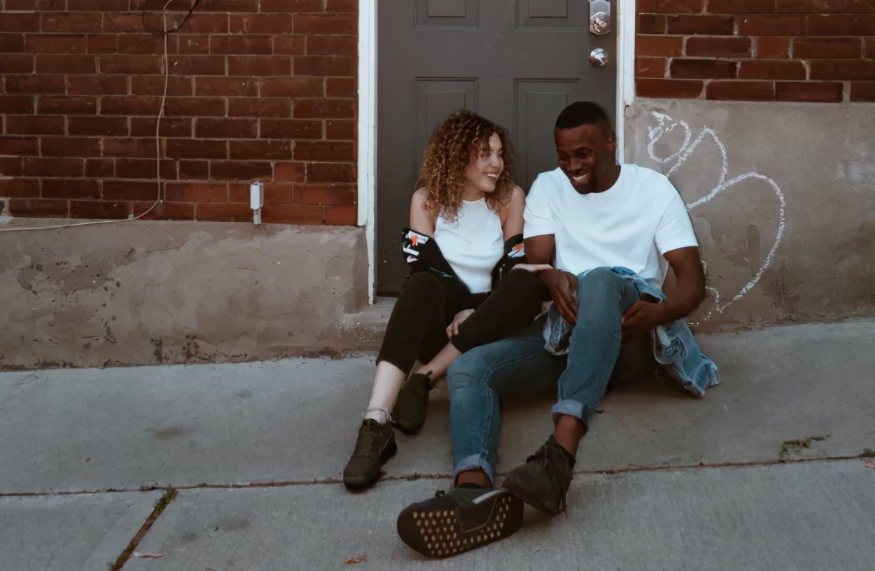 男人说再忙心里也会想你怎么回复,男人说他在忙不高情商