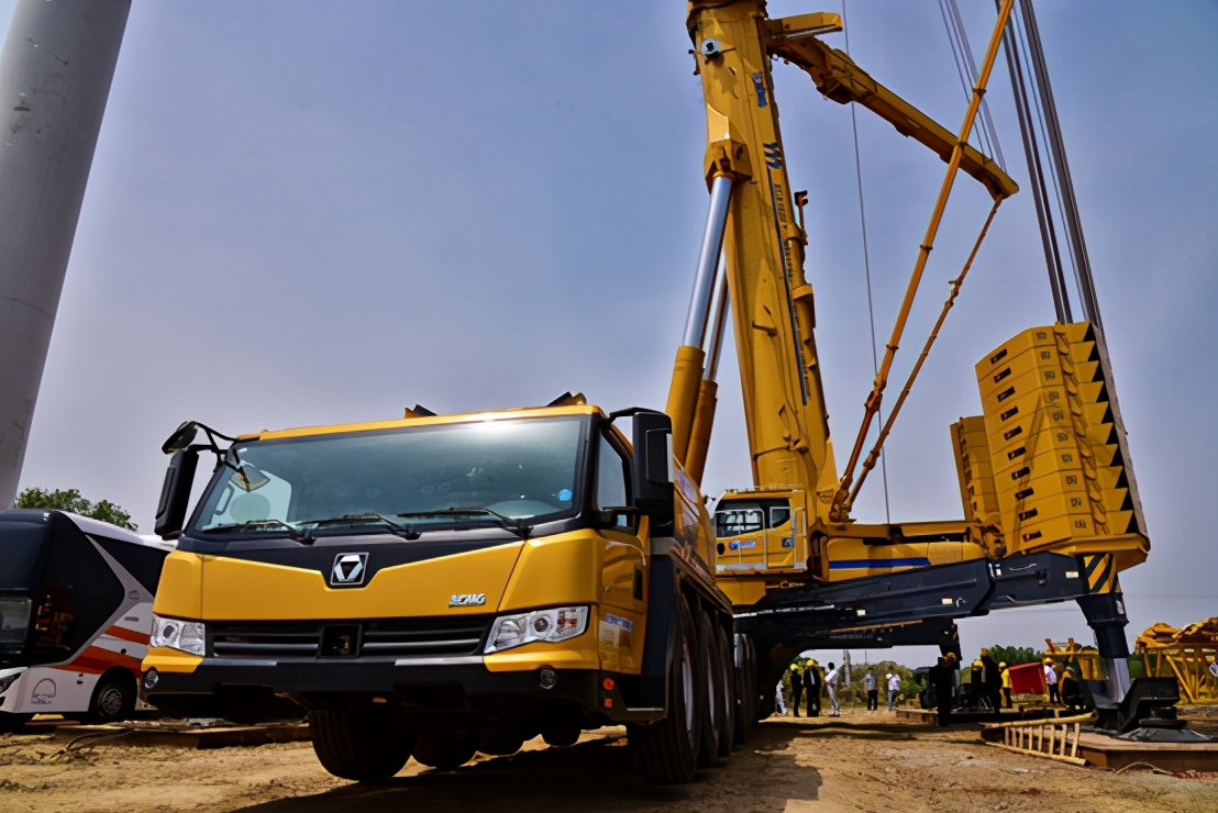 徐工六桥吊车多大,徐工6轴吊车