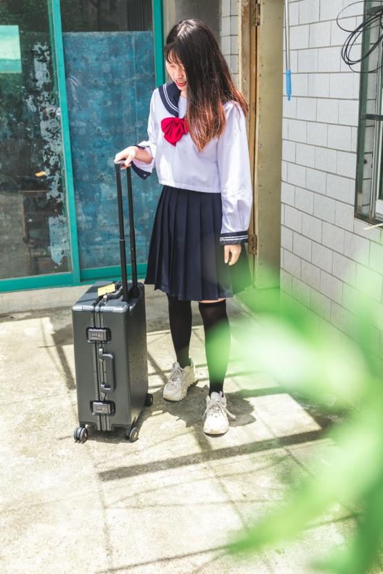 20寸登机箱地平线8号,最好的行李箱品牌推荐地平线8号