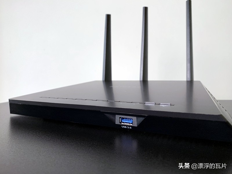 网件r7000比现在的千元路由器好,千元路由器