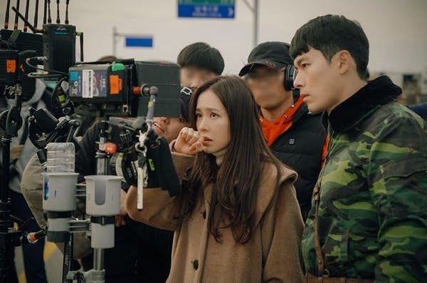 孙艺珍玄彬爱的迫降最后花絮,玄彬孙艺珍爱的迫降花絮抱抱