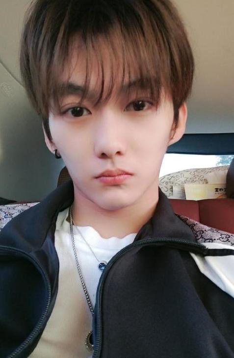 乐华公司艺人待遇被扒，月薪少到可怜，练习生学历普遍高中