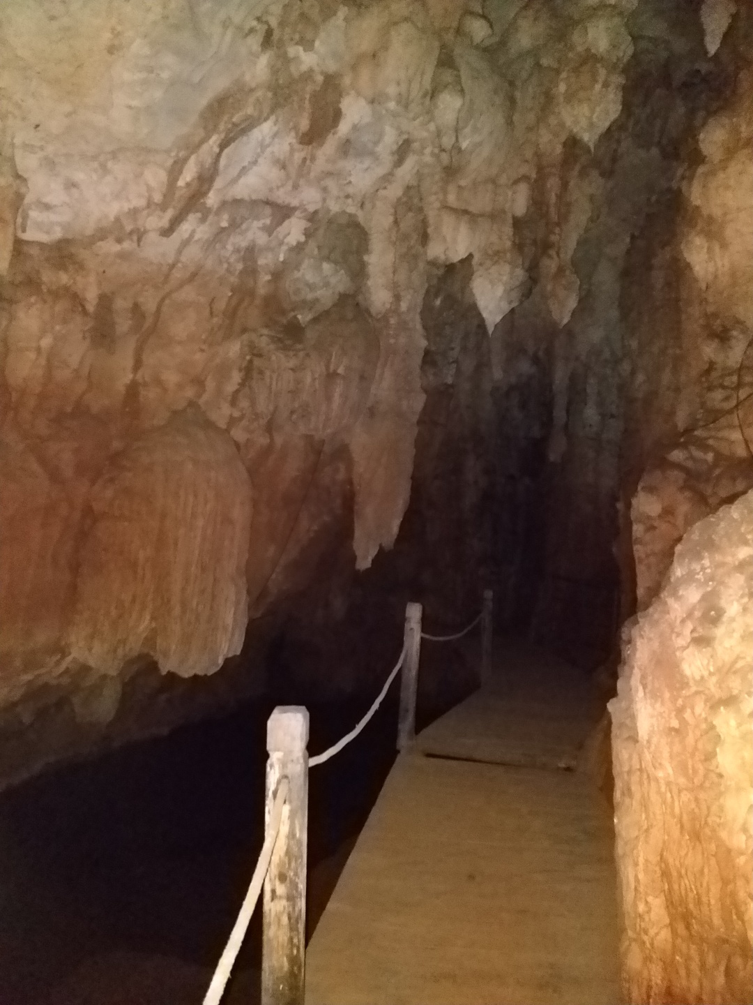 龙洞探秘寻找地下暗河,八面山龙洞地下暗河