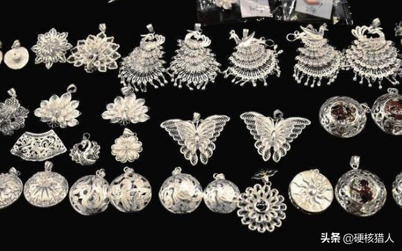 苗族银饰好看又便宜，游客们很欣赏但却不会购买，原来是因为这样