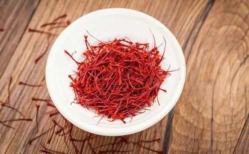 最简单鉴别藏红花真假,如何鉴别真假藏红花