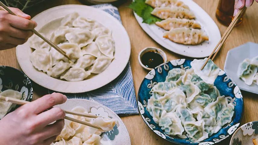 初五先迎财神再送穷神,年初五迎财神送穷神