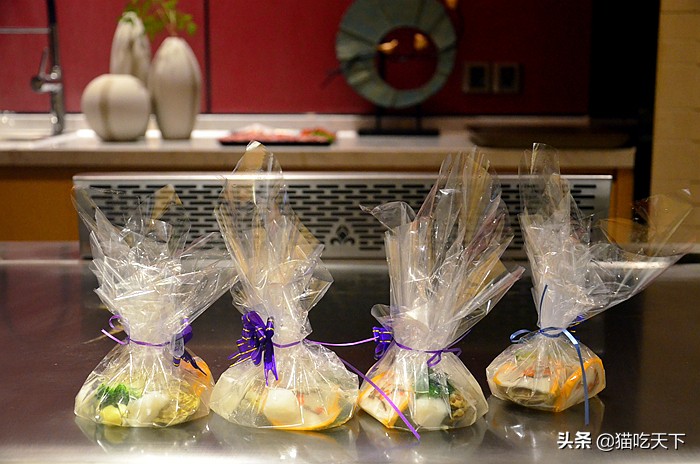 高温天气宅家不无聊,高温暴雨都挡不住人们游玩的步伐