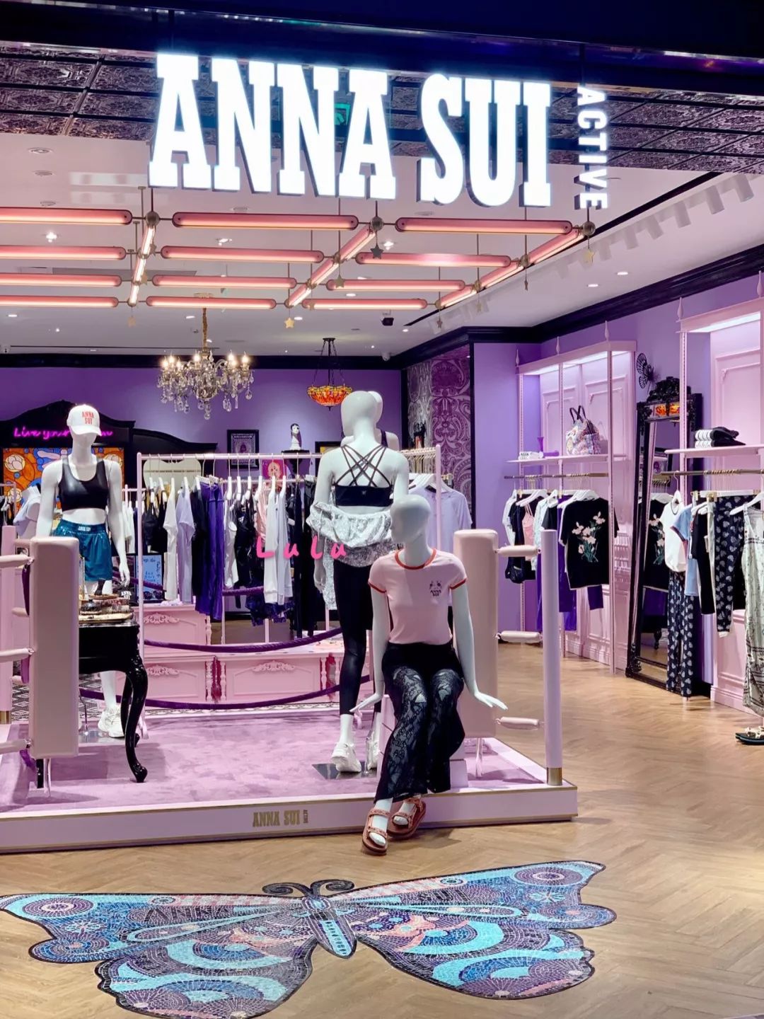 淮海路和南京西路哪个繁华,南京西路vs陆家嘴