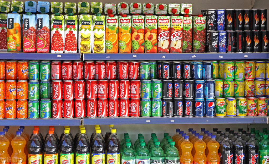 椰树牌椰汁，被惯坏了的“猥琐”企业，是时候清理清理了