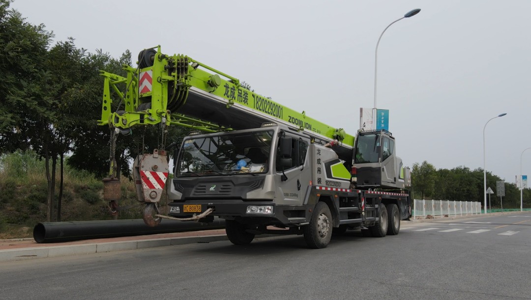 中联重科吊机25吨多少钱一台,中联重科35吨起重机最新款