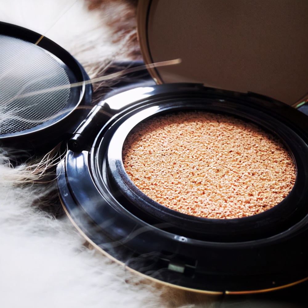 平价滋润保湿气垫可遮毛孔,秋冬气垫推荐混油皮遮毛孔