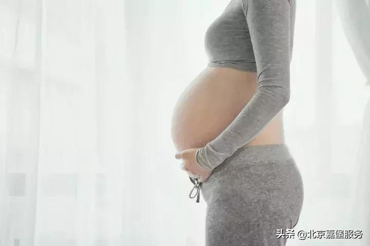 孕妇缓解水肿的9个小技巧,孕妇33周本来水肿突然不水肿了