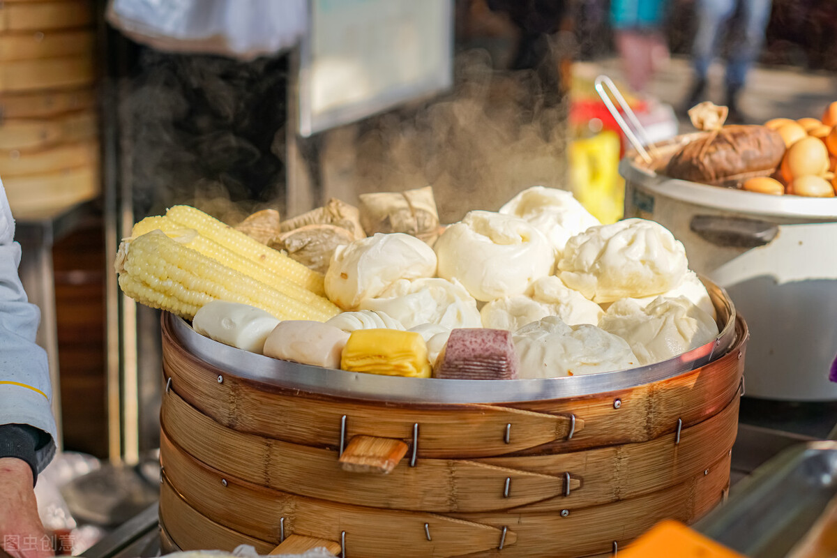 创业卖早餐一年收入20多万,90后小伙卖早餐赚钱