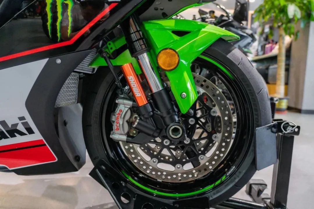 h2r鐩村垪鍥涚几,h2r-10