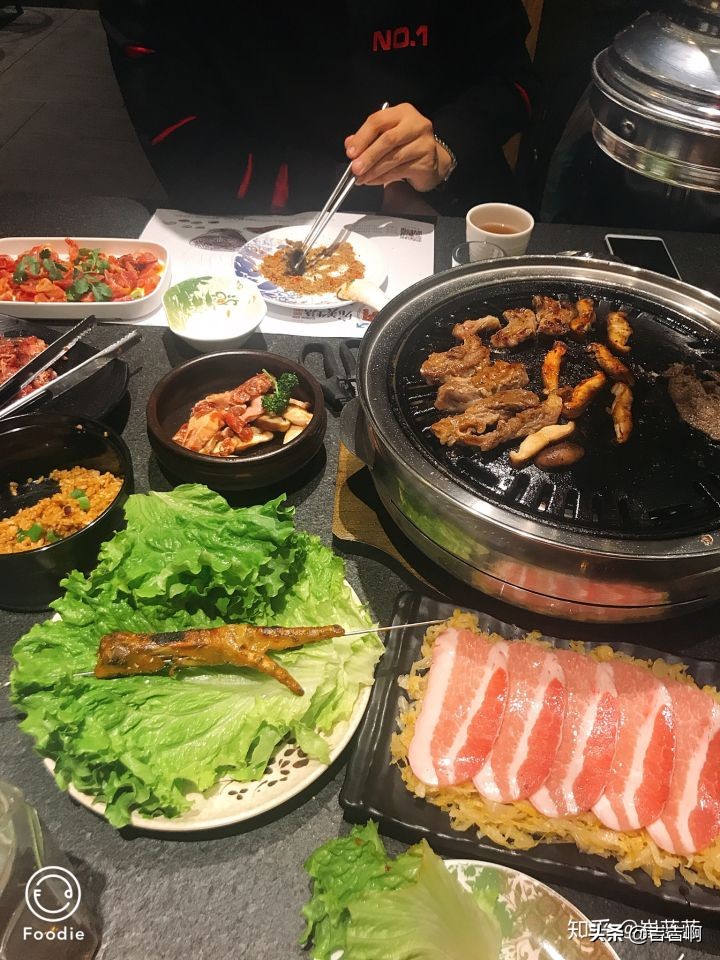 在东北吃饭是一种什么体验,跟东北人吃饭是什么体验