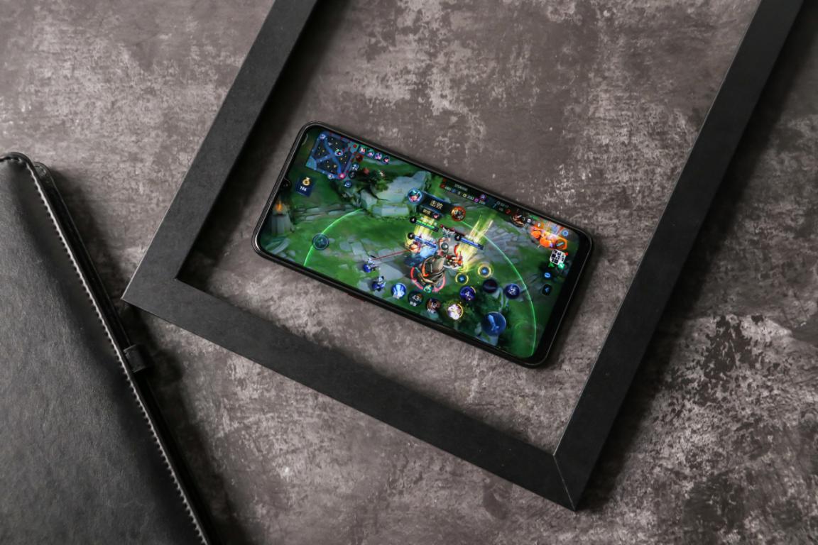 旗舰规格中端定价，iQOONeo855版到底为何吸引人