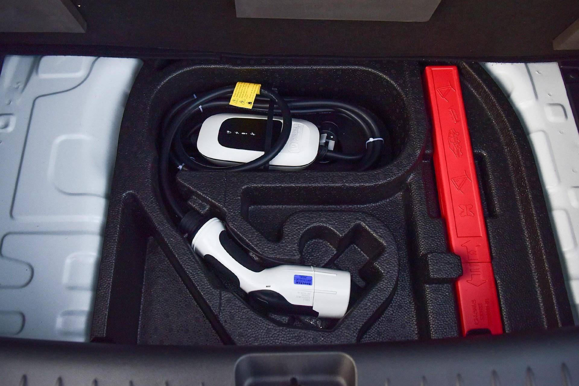 国产小型电动汽车大续航,国产首款纯电动车续航1000公里