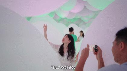 暗光环境拍人像技巧,黑夜拍照技巧白墙