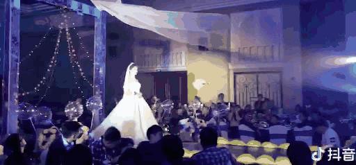 那些不可思议的创意婚礼出场方式,最浪漫的婚礼点睛之笔